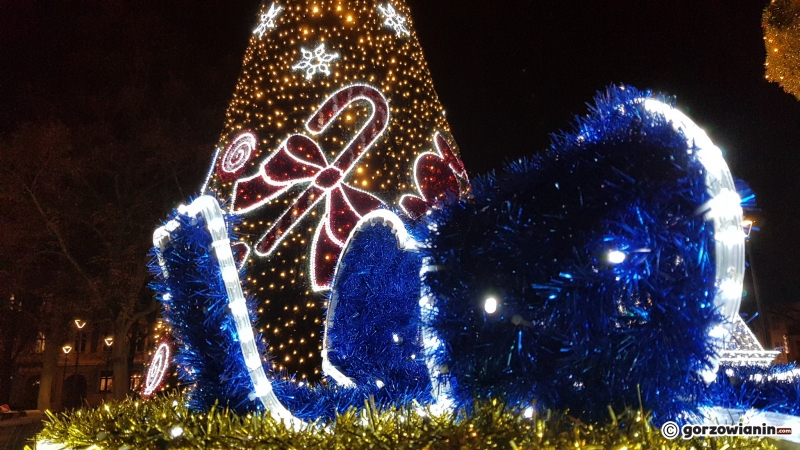 4/11 Iluminacje na Kwadracie 