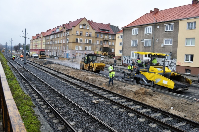 1/14 Wylewany asfalt na Kostrzyńskiej