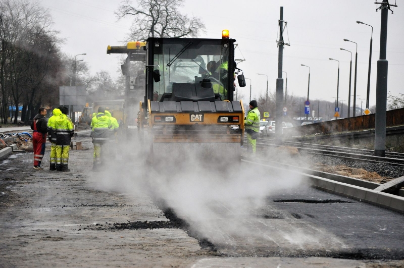 6/14 Wylewany asfalt na Kostrzyńskiej