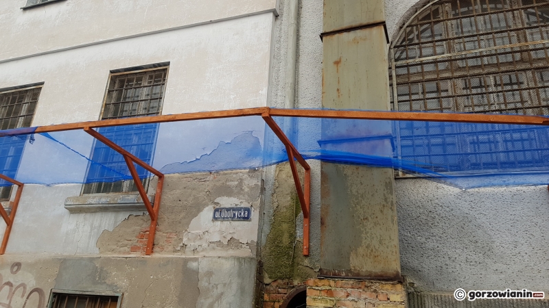 4/8 Zabezpieczenia niszczejącego budynku przy Obotryckiej