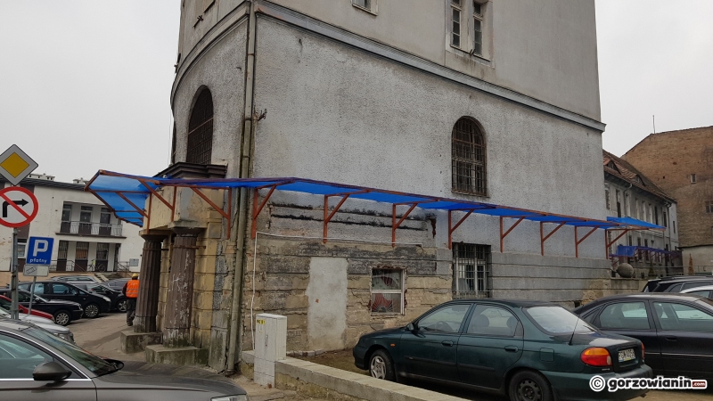 8/8 Zabezpieczenia niszczejącego budynku przy Obotryckiej