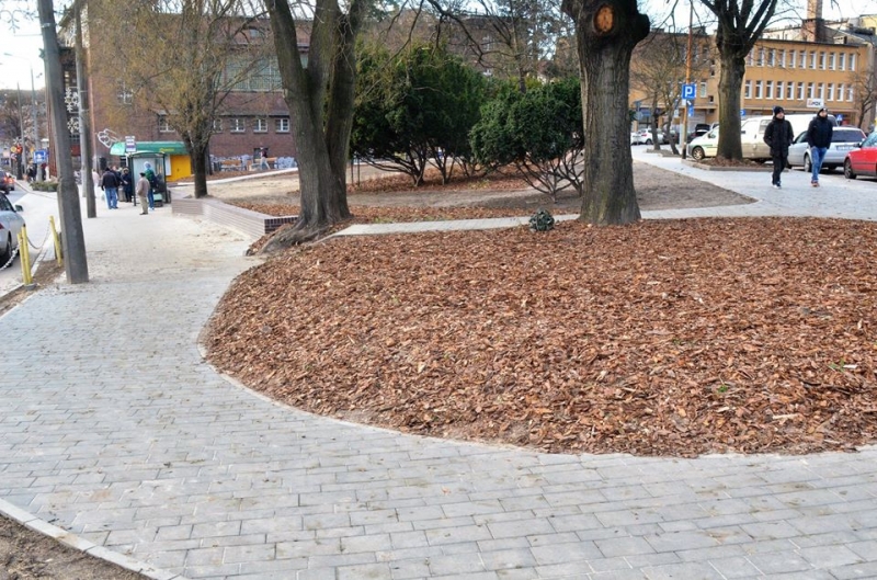 5/6 Odnowiony skwer przy Łaźni