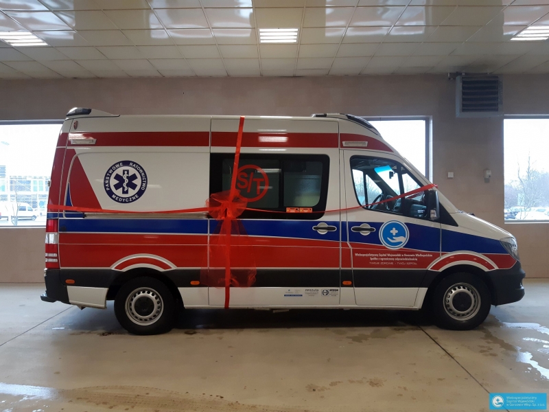 3/4 Nowa karetka rozpoczyna pracę