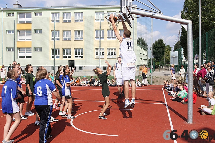 11/24 Otwarcie boisk wielofunkcyjnych Orlik przy SP 4