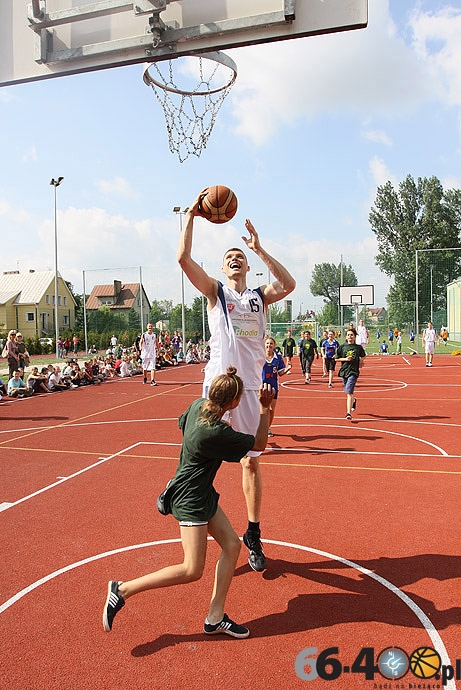 16/24 Otwarcie boisk wielofunkcyjnych Orlik przy SP 4