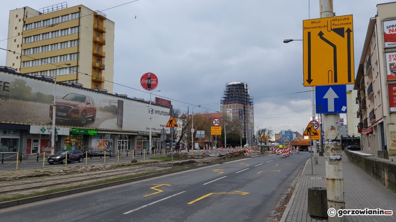 3/15 Prace na skrzyżowaniu Sikorskiego-Chrobrego