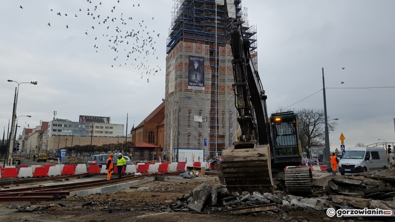 5/15 Prace na skrzyżowaniu Sikorskiego-Chrobrego