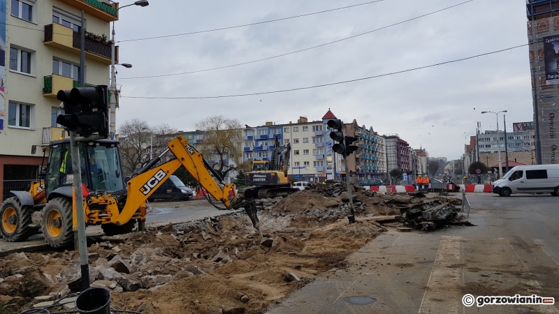 9/15 Prace na skrzyżowaniu Sikorskiego-Chrobrego