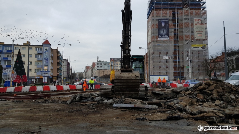 11/15 Prace na skrzyżowaniu Sikorskiego-Chrobrego