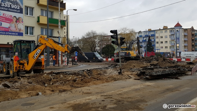 13/15 Prace na skrzyżowaniu Sikorskiego-Chrobrego