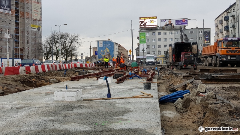 15/15 Prace na skrzyżowaniu Sikorskiego-Chrobrego