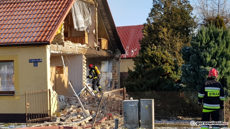 3/6 Zniszczony dom przy Małorolnych