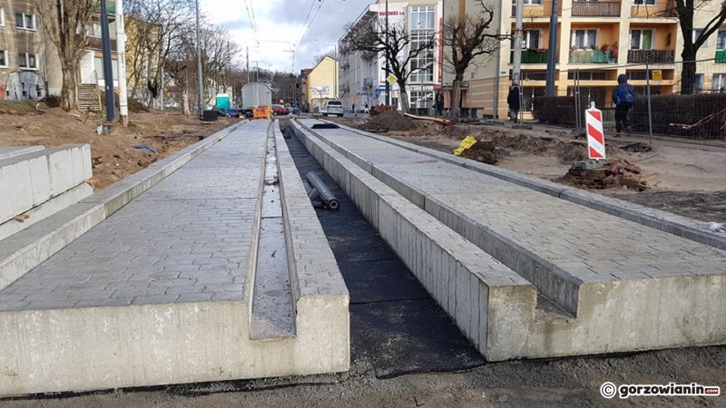 5/7 Prace na Sikorskiego przy Urzędzie Miasta