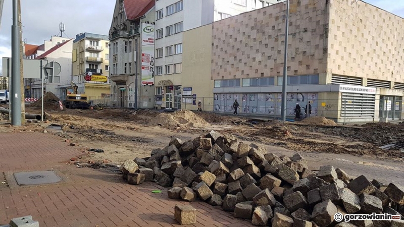 6/7 Prace na Sikorskiego przy Urzędzie Miasta