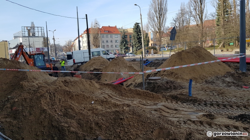 8/17 Prace na Sikorskiego: Dworcowa-Młyńska