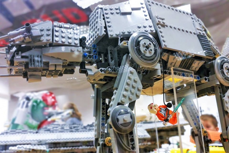 13/17 Wystawa budowli z klocków lego