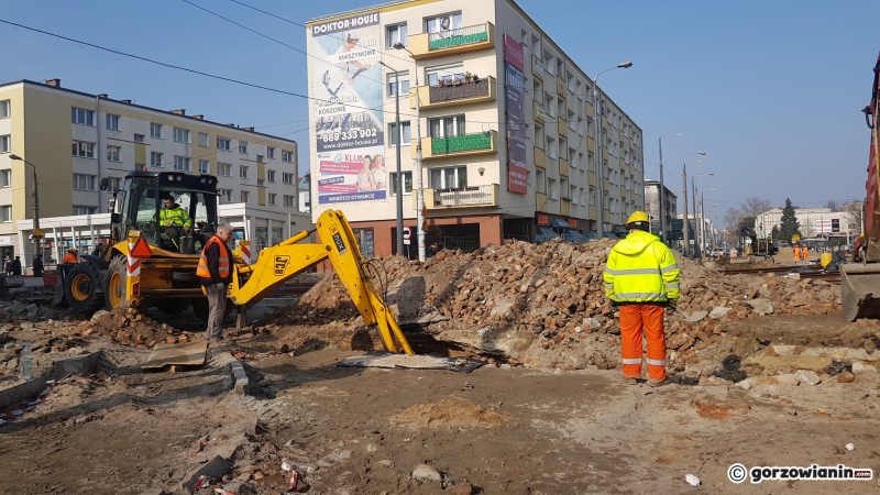 15/19 Prace na skrzyżowaniu Sikorskiego - Chrobrego