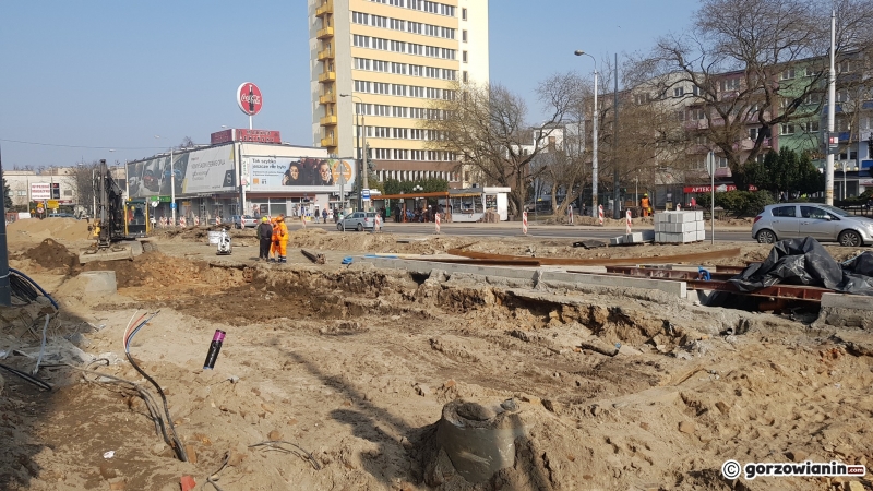 16/19 Prace na skrzyżowaniu Sikorskiego - Chrobrego