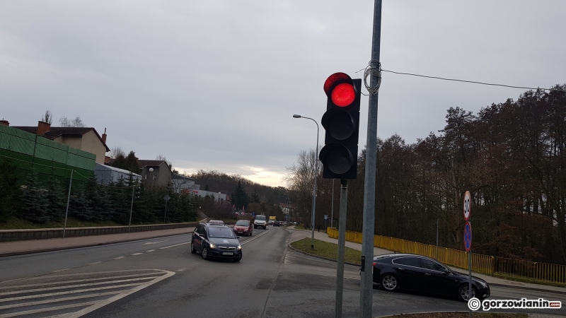 13/13 Światła na skrzyżowaniu Wyszyńskiego-Owocowej