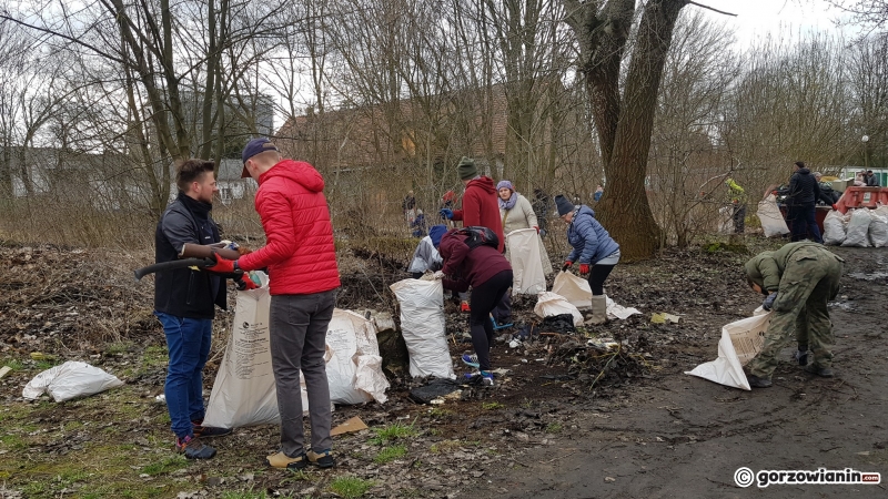 8/22 Społeczna akcja sprzątania Sadów