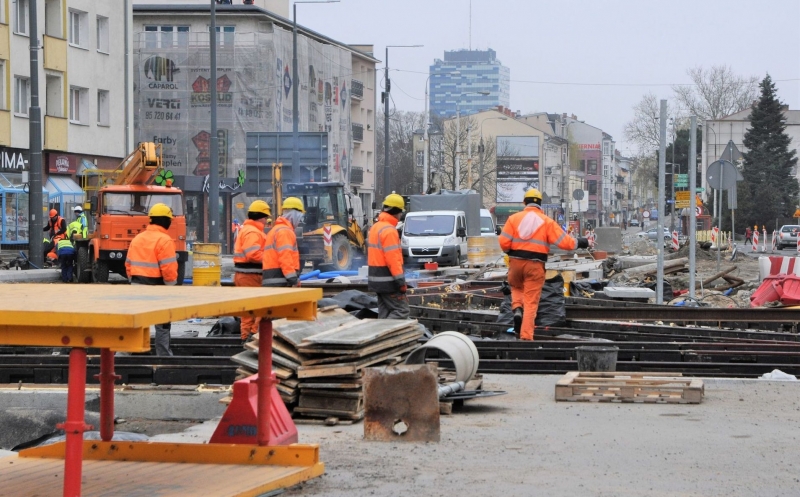 16/24 Postęp prac na Sikorskiego
