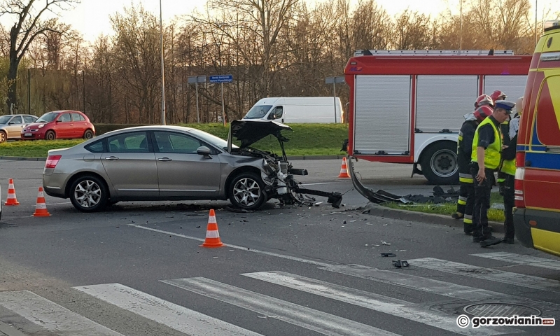 5/5 Kolejne zderzenie na rondzie Wyszyńkiego