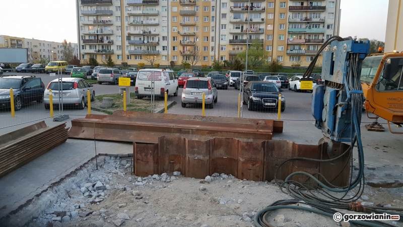 4/8  Budowa stacji paliw przy Fredry