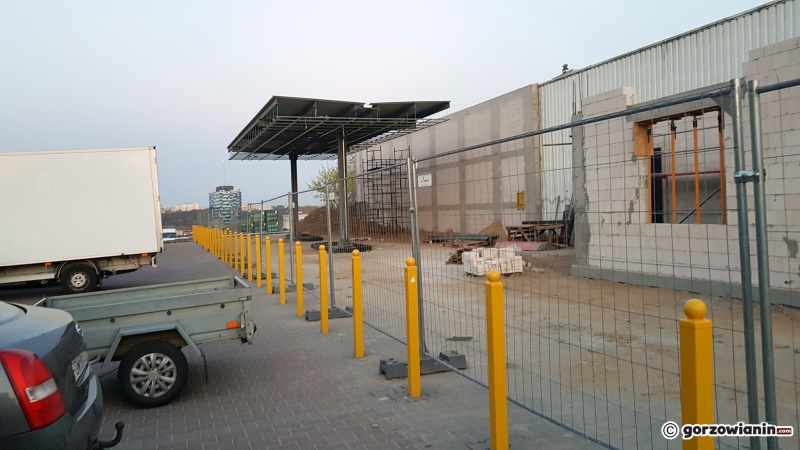 6/8  Budowa stacji paliw przy Fredry