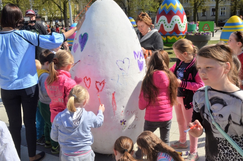 3/14 Gorzowianie ozdobili pisanki na Kwadracie