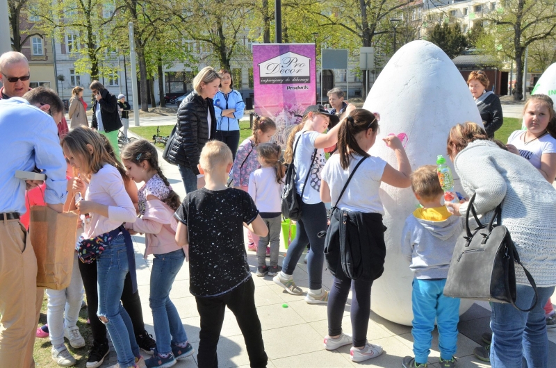 7/14 Gorzowianie ozdobili pisanki na Kwadracie