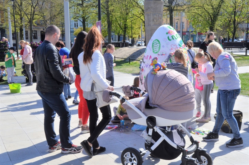 12/14 Gorzowianie ozdobili pisanki na Kwadracie