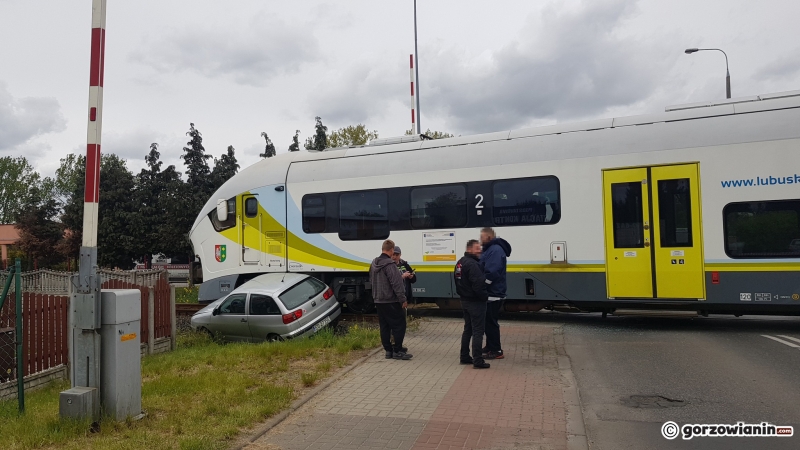 8/8 Wypadek na przejeździe kolejowym