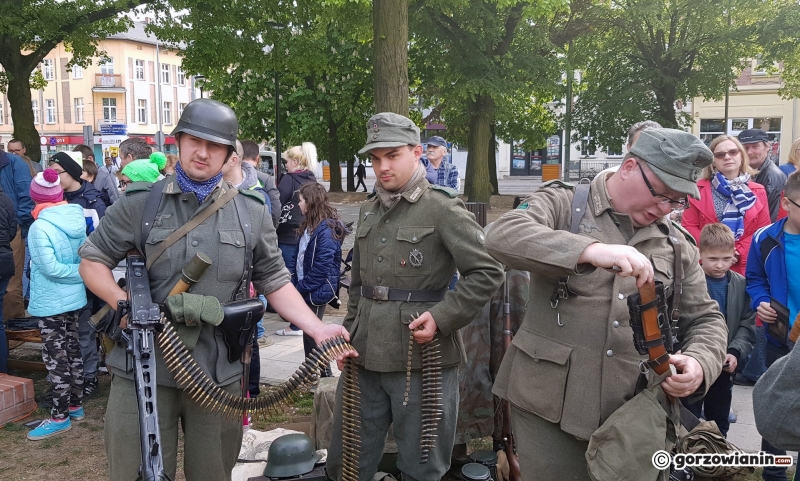 3/18 Otwarcie szczeliny przeciwlotniczej na Kwadracie