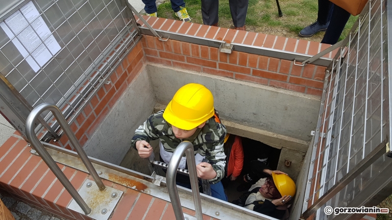 16/18 Otwarcie szczeliny przeciwlotniczej na Kwadracie