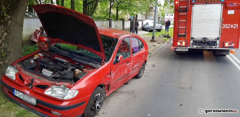 3/3 Kierowca taksówki uderzył w mur