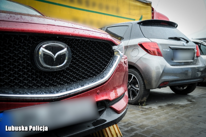 7/7 Policjanci odzyskali luksusowe auta