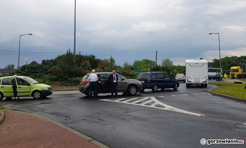 6/14 Na znak protestu zablokowali rondo