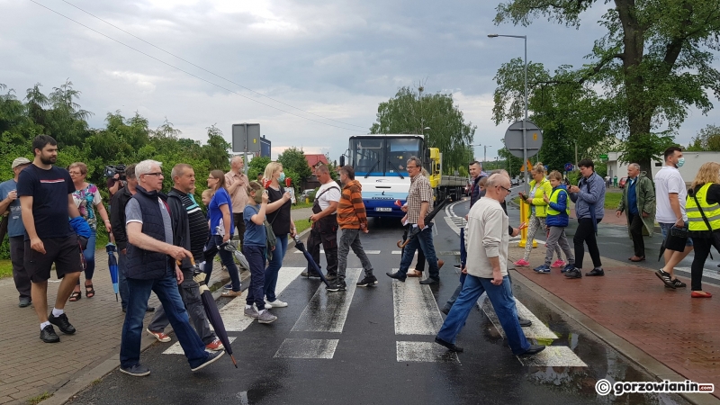 7/14 Na znak protestu zablokowali rondo