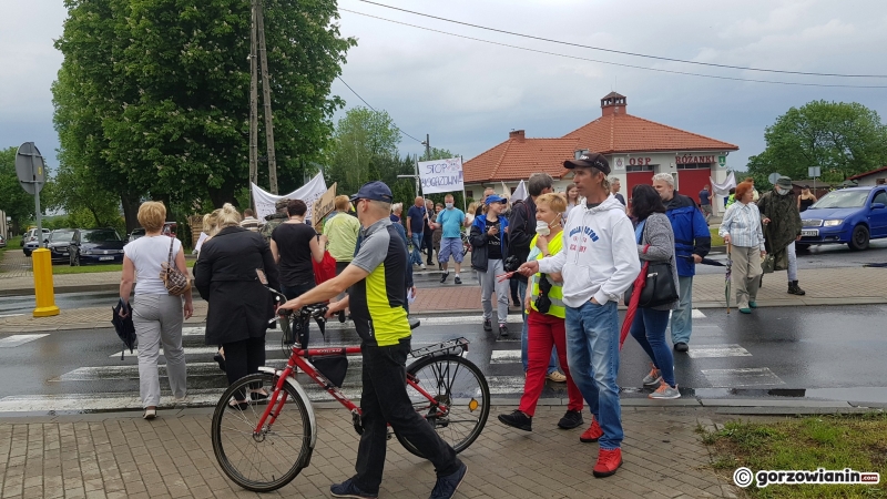 12/14 Na znak protestu zablokowali rondo