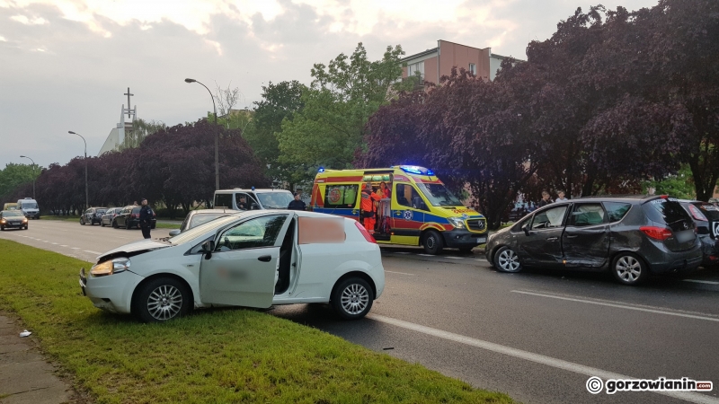 7/7 Wypadek z udziałem 4 aut