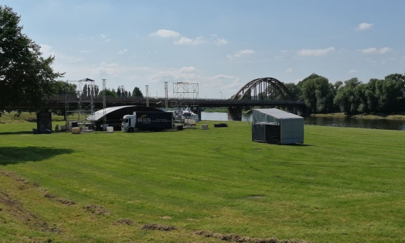 3/4 Budowa sceny na Dni Gorzowa