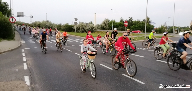 4/10 Piżamowa masa rowerowa