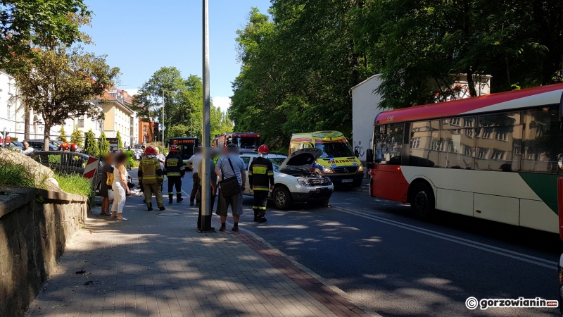 2/14 Wypadek autobusu MZK i dwóch aut