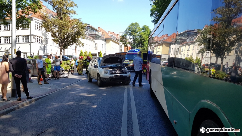 13/14 Wypadek autobusu MZK i dwóch aut