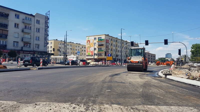 8/8 Asfalt na skrzyżowaniu Chrobrego-Sikorskiego