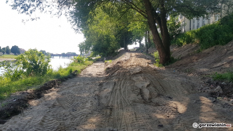 10/15 Budowa ścieżki nad Wartą