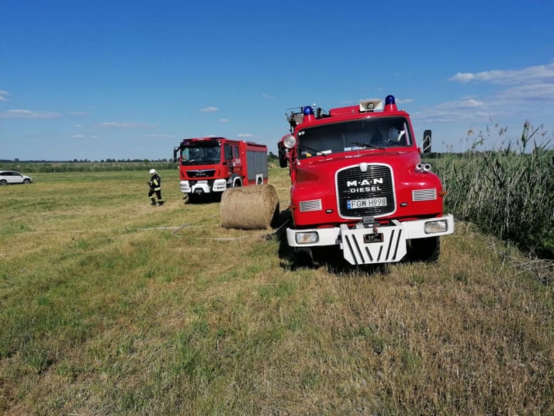 4/5 Pożar prasy rolniczej w Płomykowie