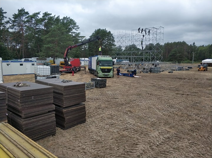 2/5 Budowa dużej sceny Pol'and'Rock Festival