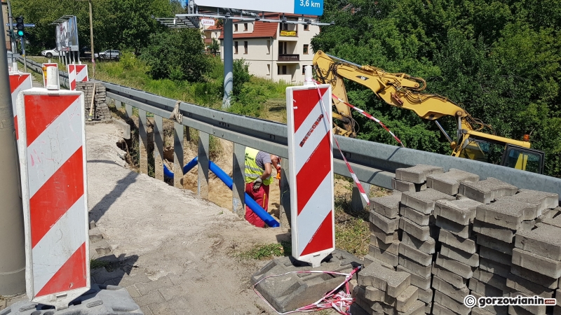 4/8 Naprawa skarpy na rondzie Santockim