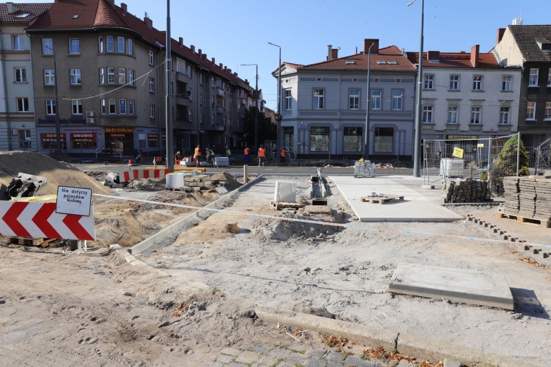 6/13 Jak wyglądają roboty na Sikorskiego